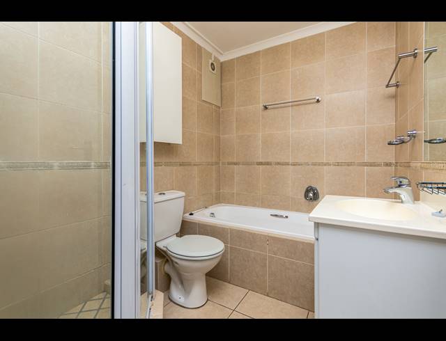3 BEDROOM APARTMENT TO LET IN BEACHFRONT